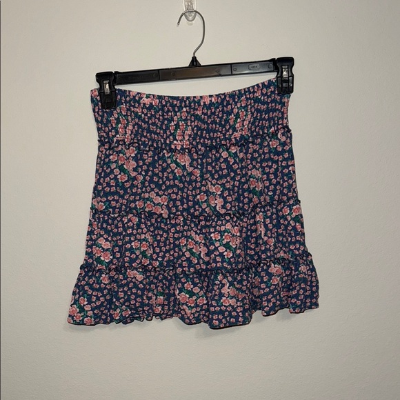 American Eagle Outfitters Dresses & Skirts - American Eagle Outfitters Blue and Pink Ruffled Mini Skirt - medium. Y